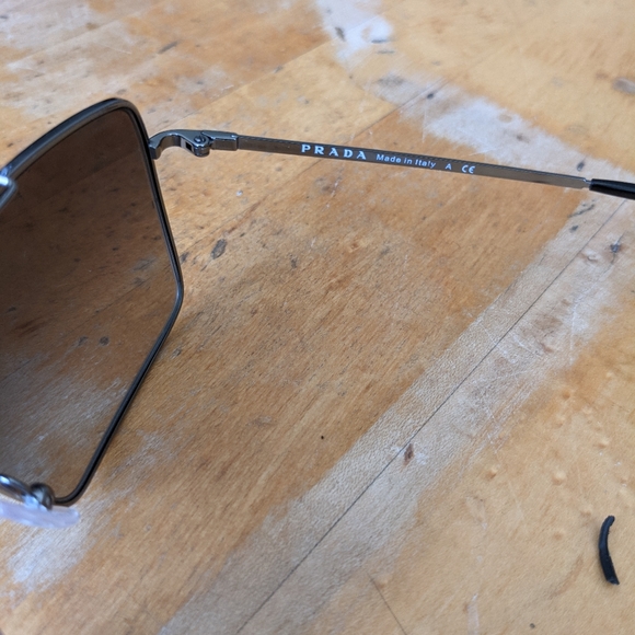 PRADA sunglasses ✨HOST PICK✨ - Picture 7 of 11